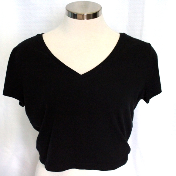 wild fable Tops - Junior Black Crop Top Tee (L)